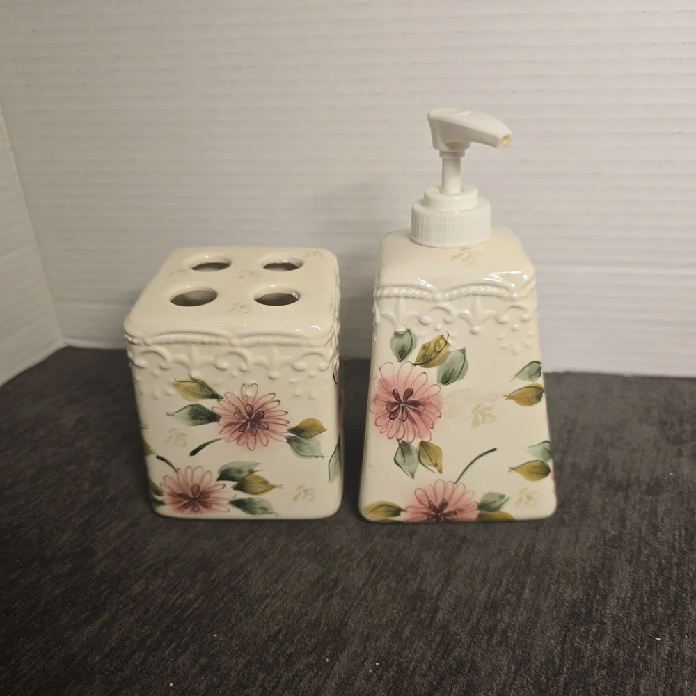 CERAMIC SOAP DISPENSER MATCHING TOOTHBRUSH HOLDER Rite of Spring